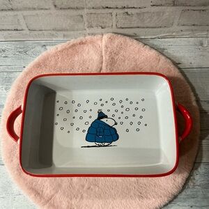PEANUTS Ceramic 12.75in Puffer Coat Rectangular Baking Dish